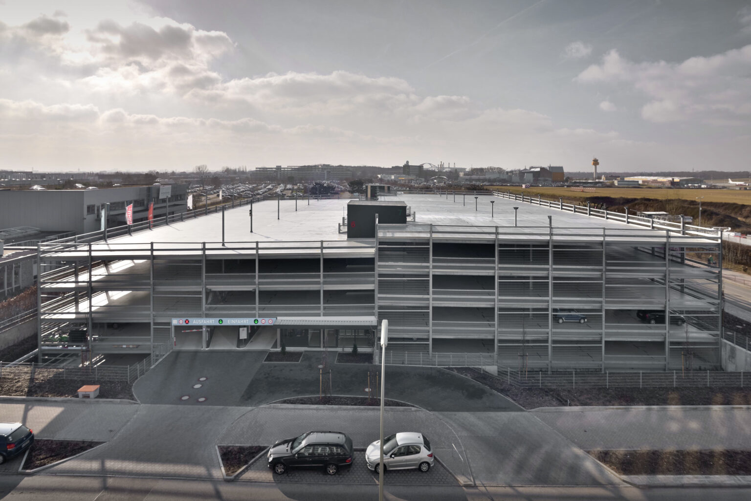 PARKING AM FLUGHAFEN HAMBURG visual data 2